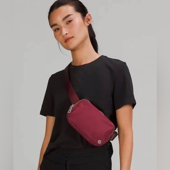 Lululemon Everywhere Belt Bag  1L Cherry Mist - Picture 1 of 6